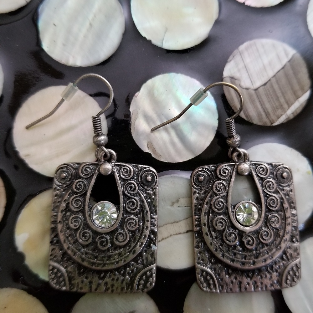 Earring - Picture 2 of 2